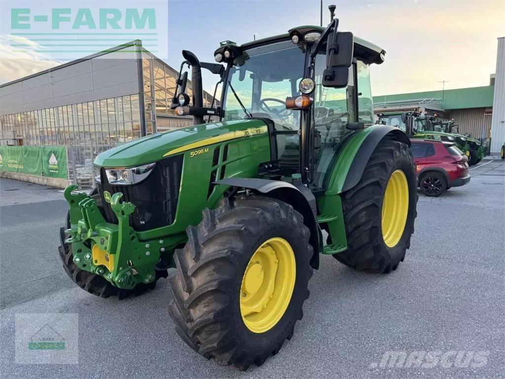John Deere 5095 m Traktorit