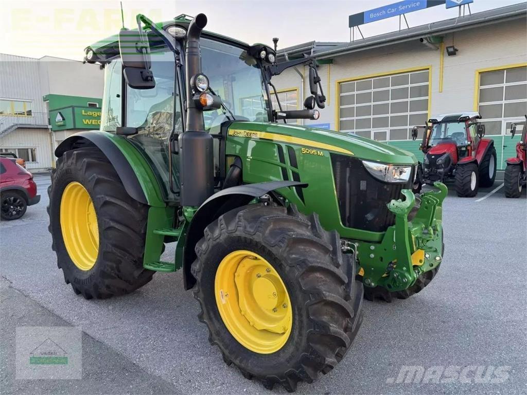 John Deere 5095 m Traktorit