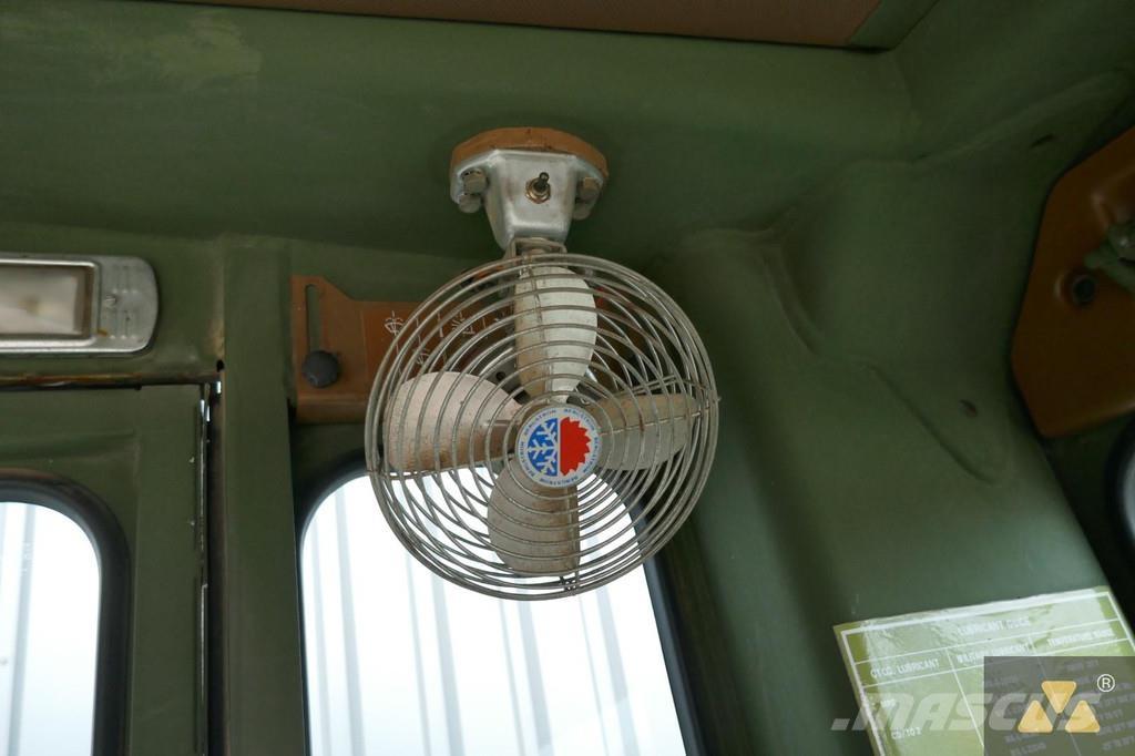 CAT 130G Ex-army Tiehöylät