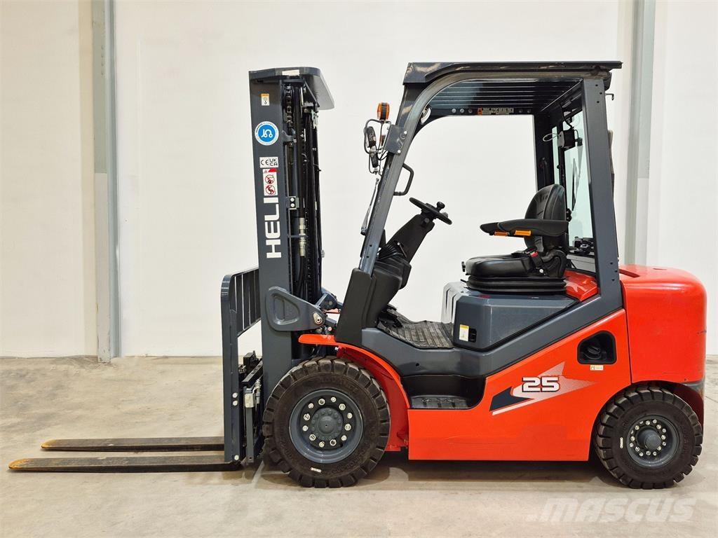 Heli CPCD25 XC26H Dieseltrukit