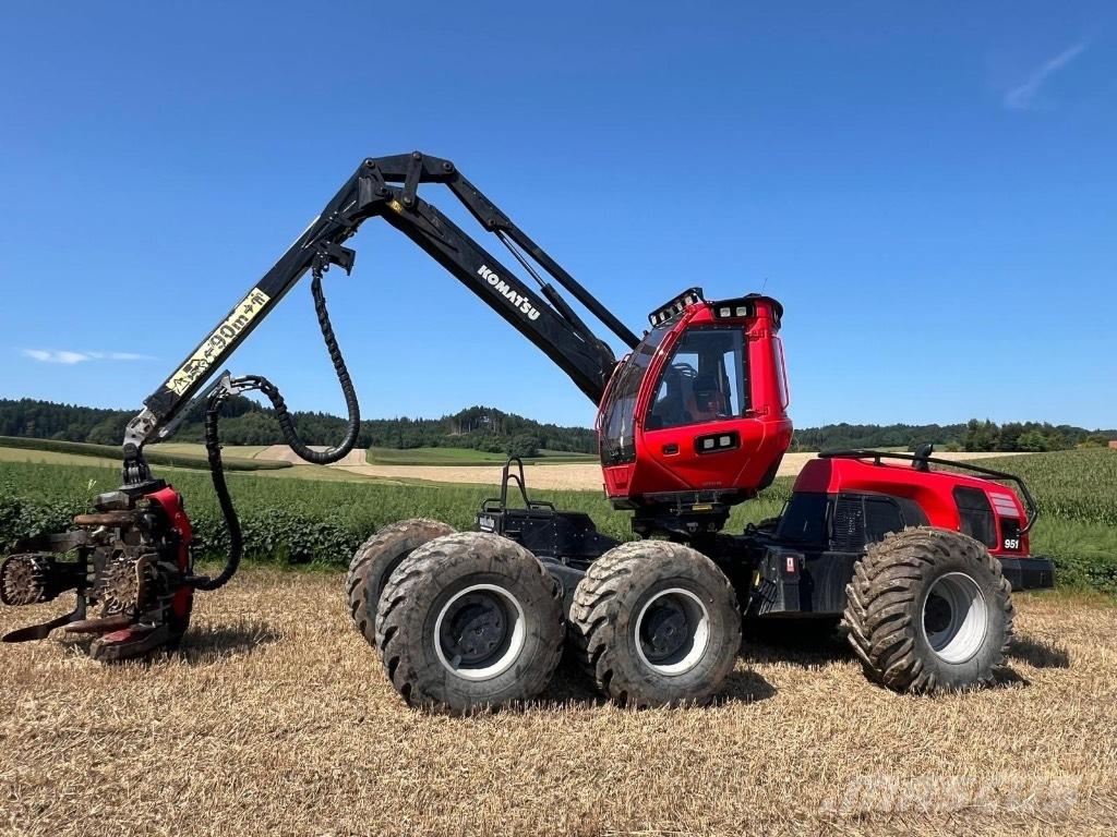 Komatsu 951 Harvesterit