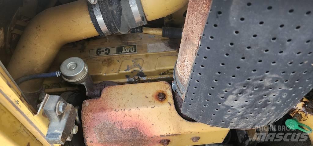 CAT D 6 R II Telaketjupuskutraktorit