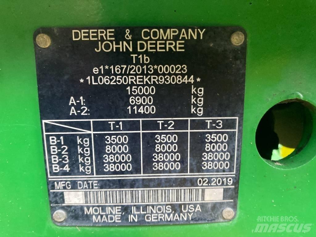 John Deere 6250 R Traktorit