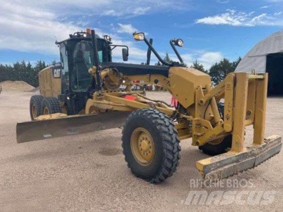 CAT 140 M 2 Tiehöylät