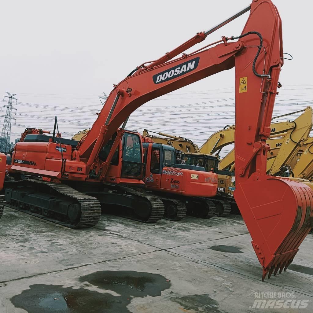 Doosan DX 300 LC Telakaivukoneet