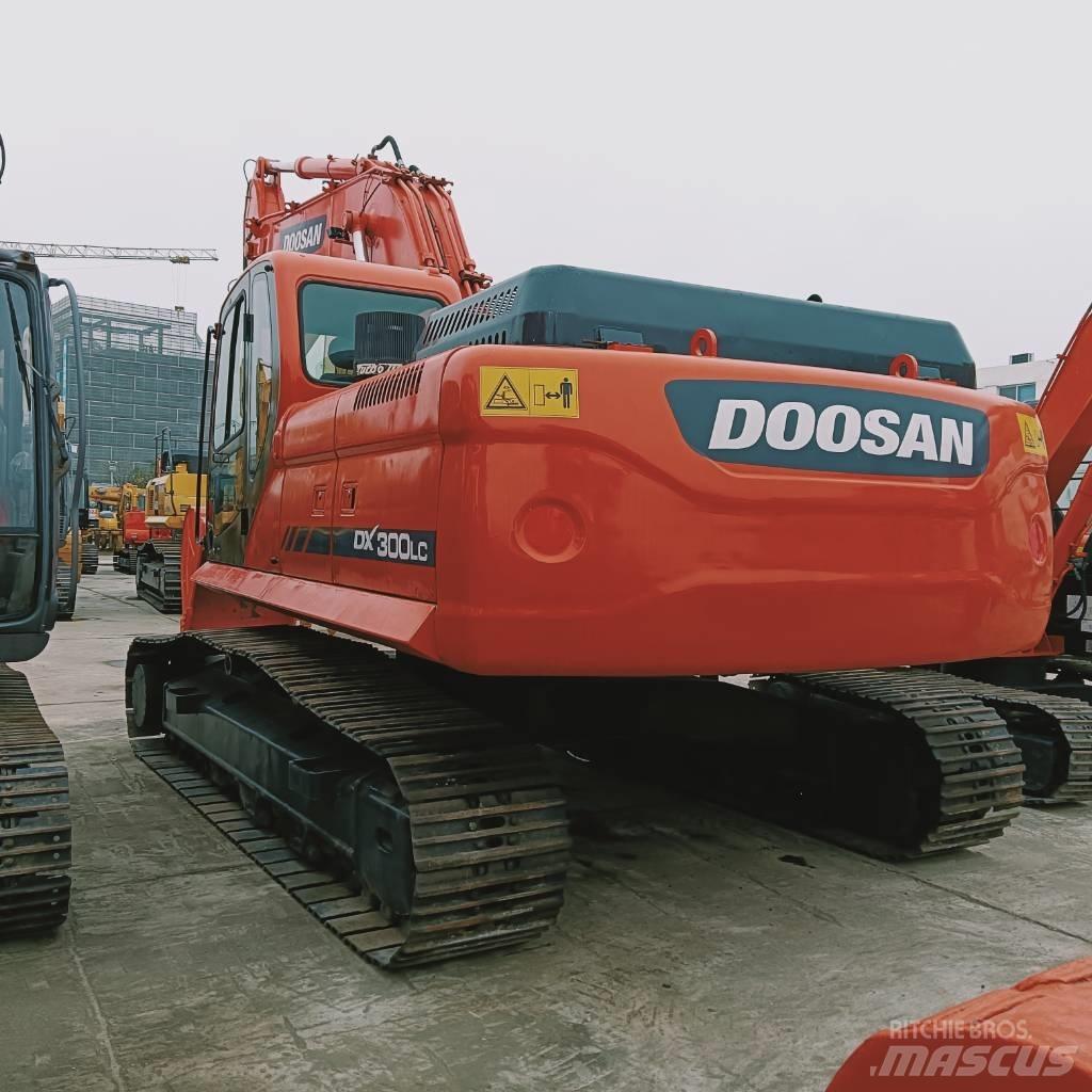 Doosan DX 300 LC Telakaivukoneet