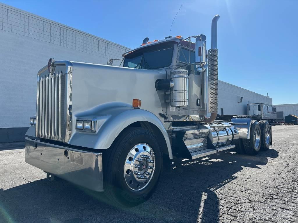 Kenworth W 900 L Vetopöytäautot