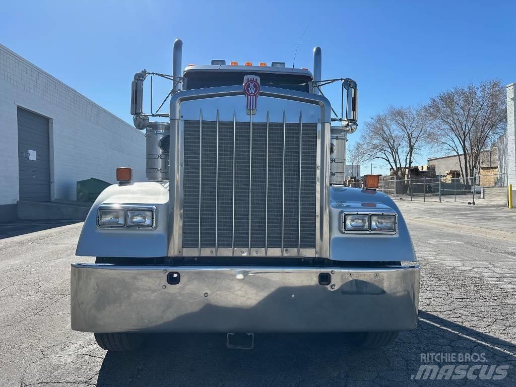 Kenworth W 900 L Vetopöytäautot