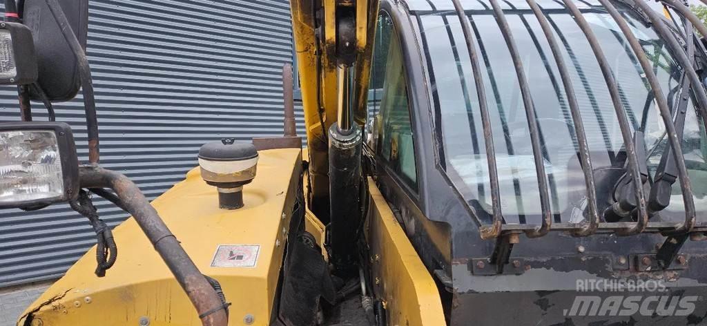 CAT TH215 Kurottajat