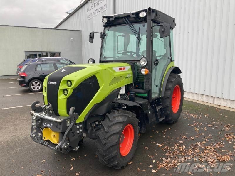 CLAAS NEXOS 240 M Traktorit