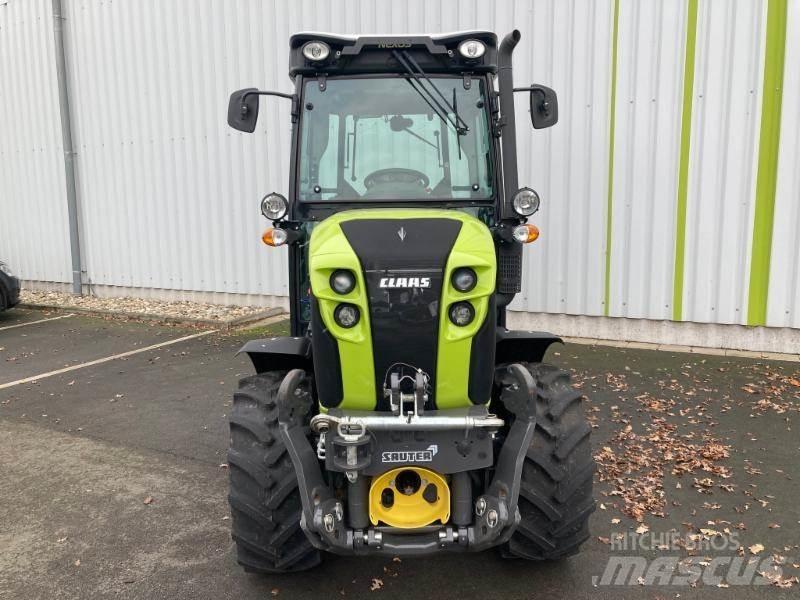 CLAAS NEXOS 240 M Traktorit