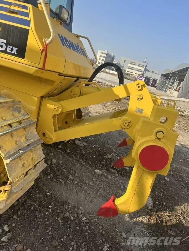 Komatsu D 85 E Telaketjupuskutraktorit