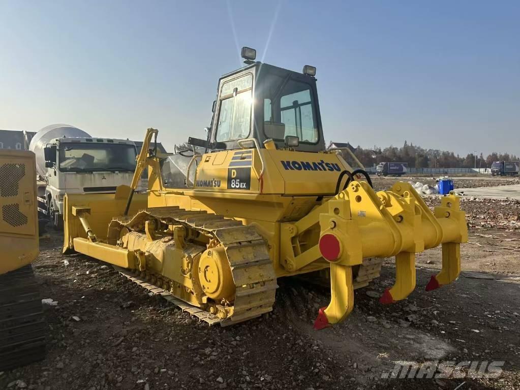 Komatsu D 85 E Telaketjupuskutraktorit