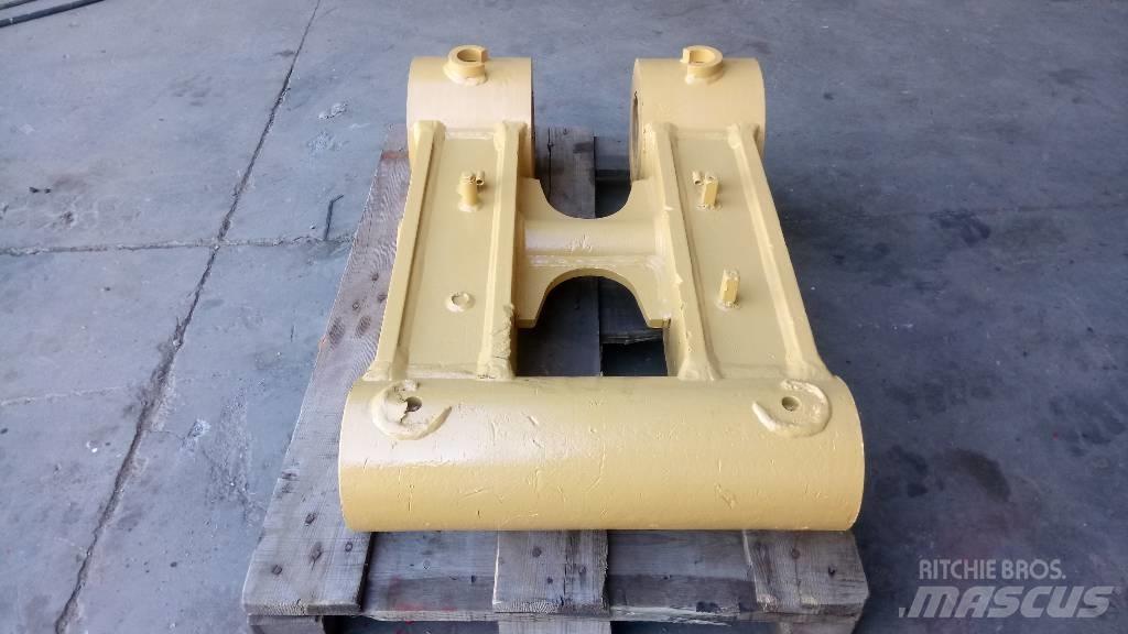 CAT 375 Puomit