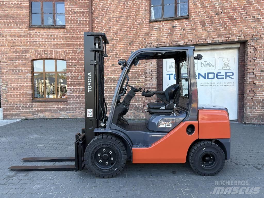 Toyota 06-8FDF30 Dieseltrukit
