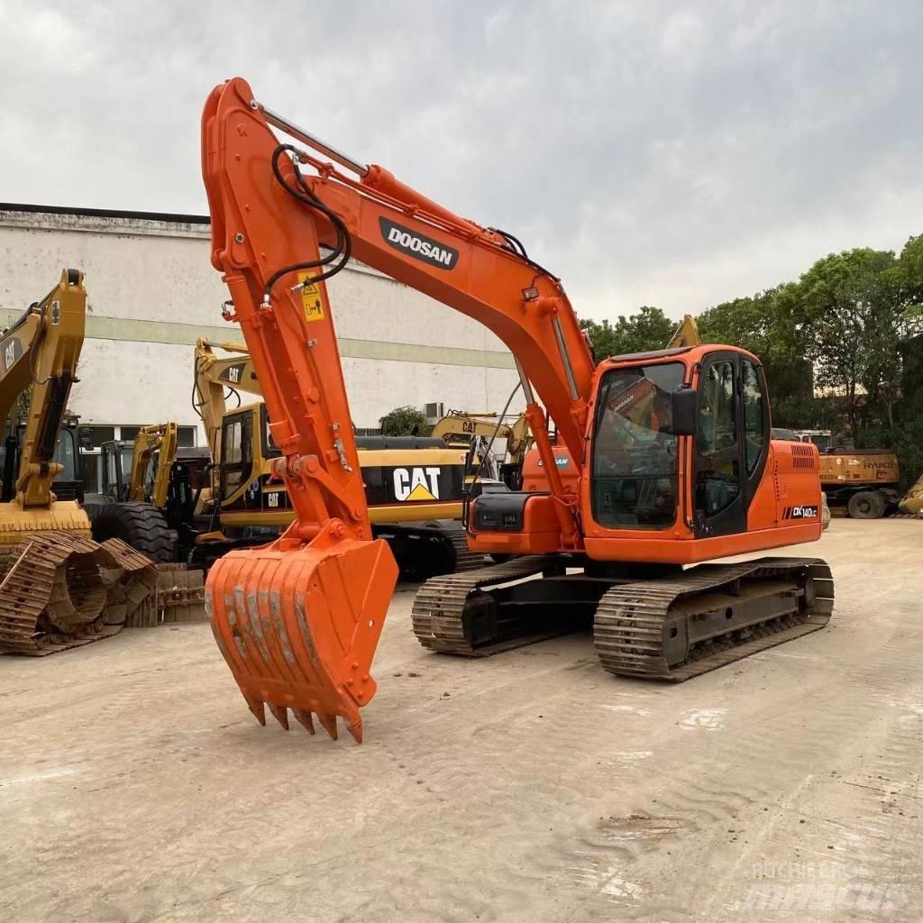 Doosan DX 140 LC Telakaivukoneet