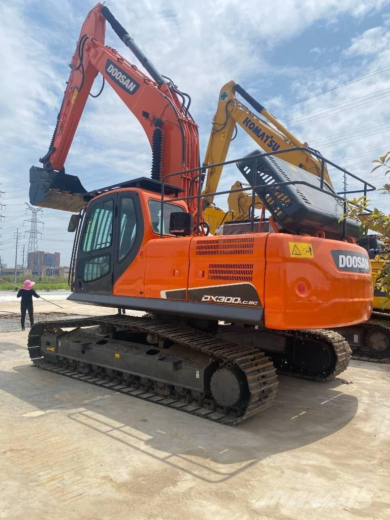 Doosan DX 300 Telakaivukoneet