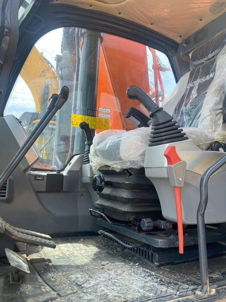 Doosan DX 300 Telakaivukoneet