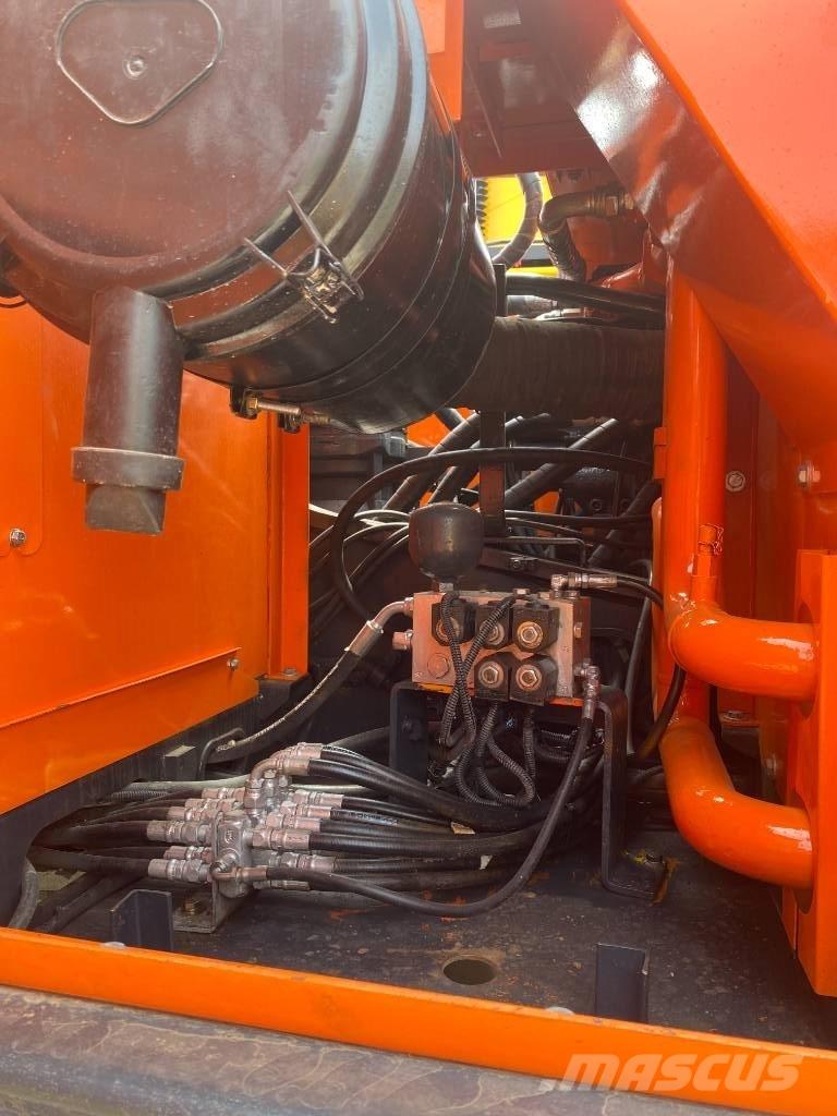 Doosan DX 300 Telakaivukoneet