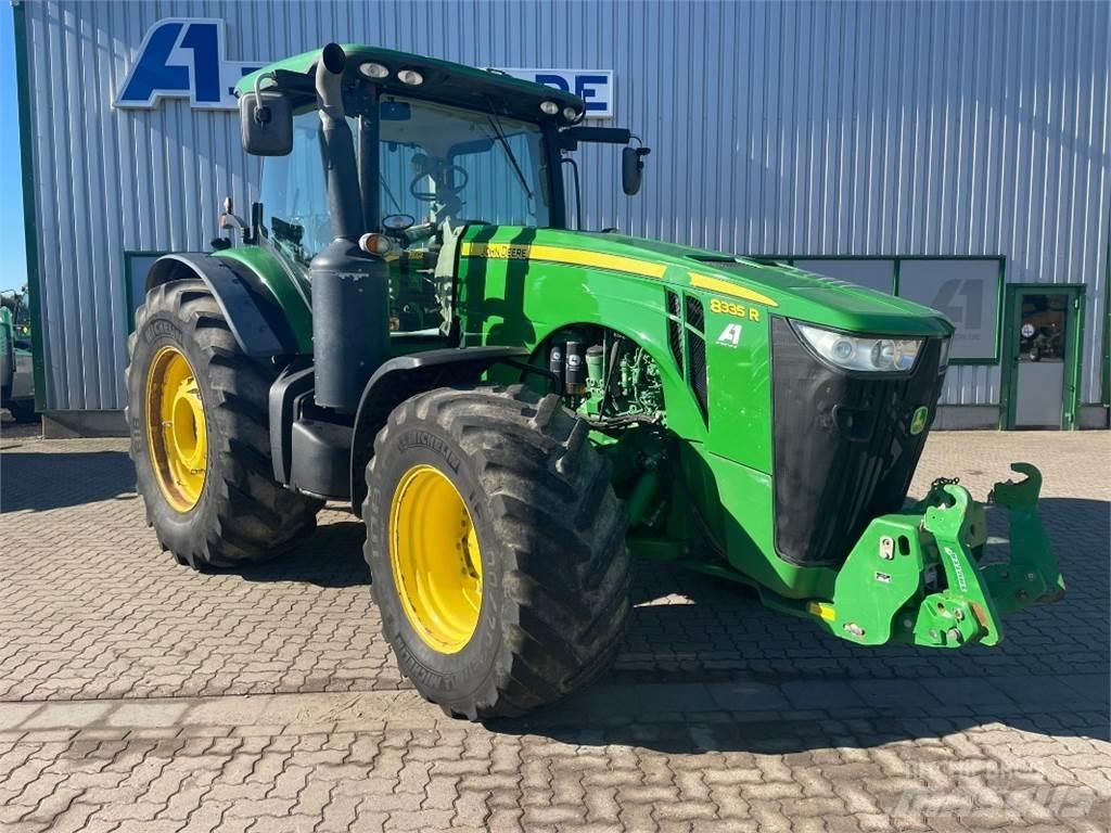 John Deere 8335R Traktorit