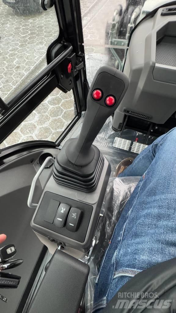 Hidromek 102B Kaivurikuormaajat