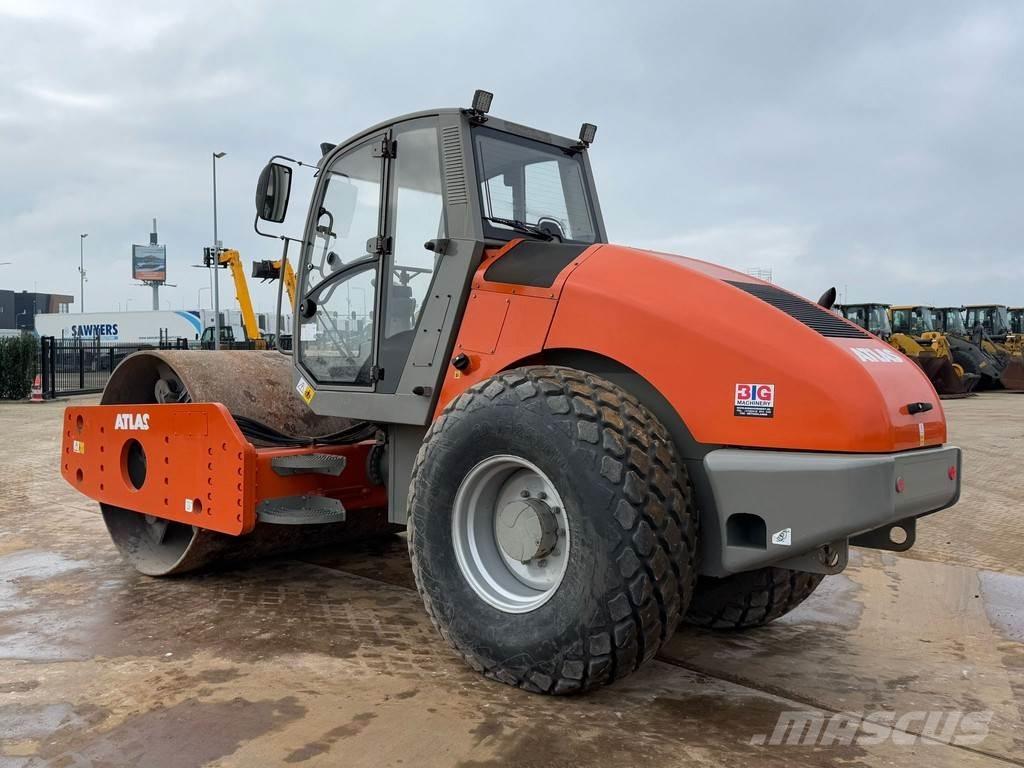 Atlas AW1120 (12t) Yksivalssijyrät