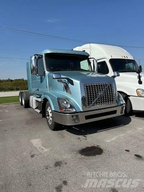 Volvo VNL 430 Vetopöytäautot