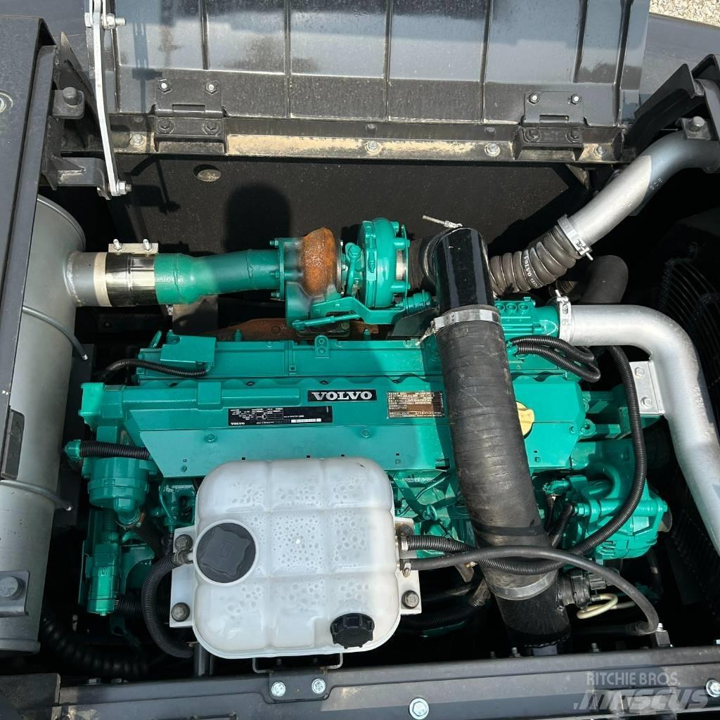 Volvo 300 Telakaivukoneet