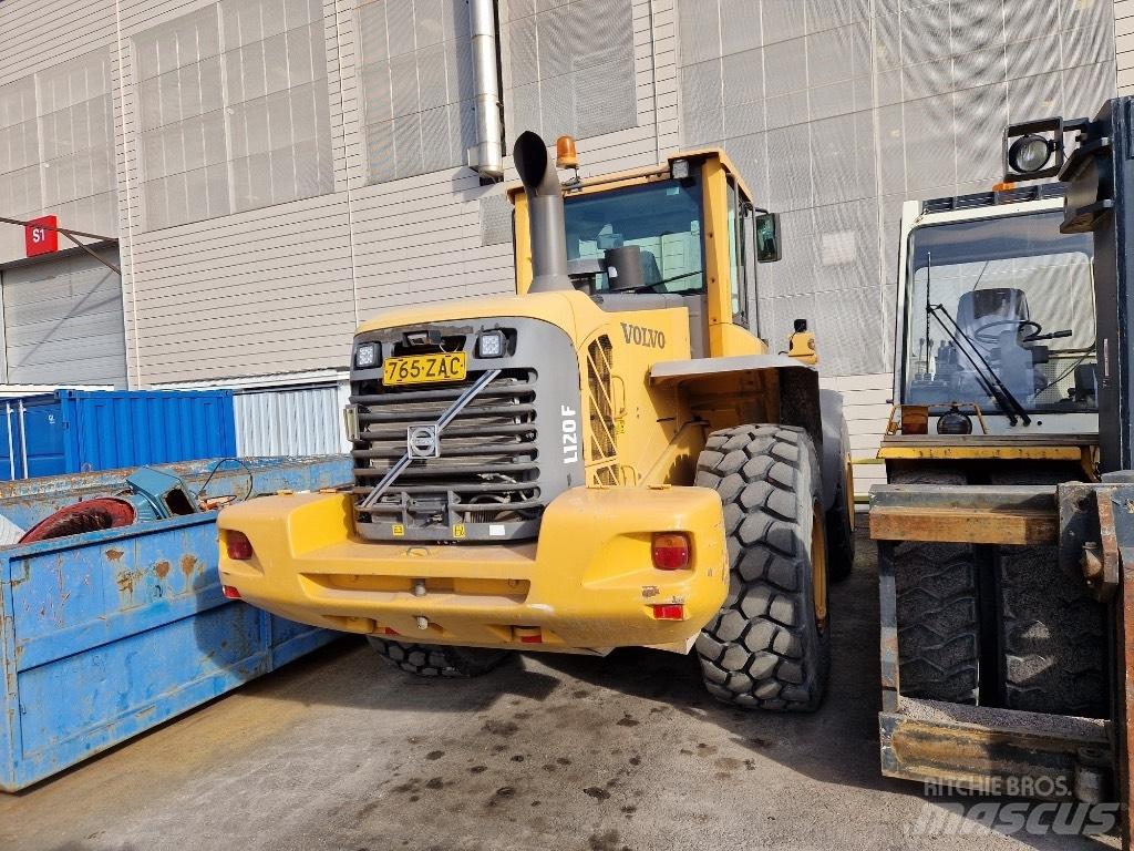 Volvo L 120 F Pyöräkuormaajat