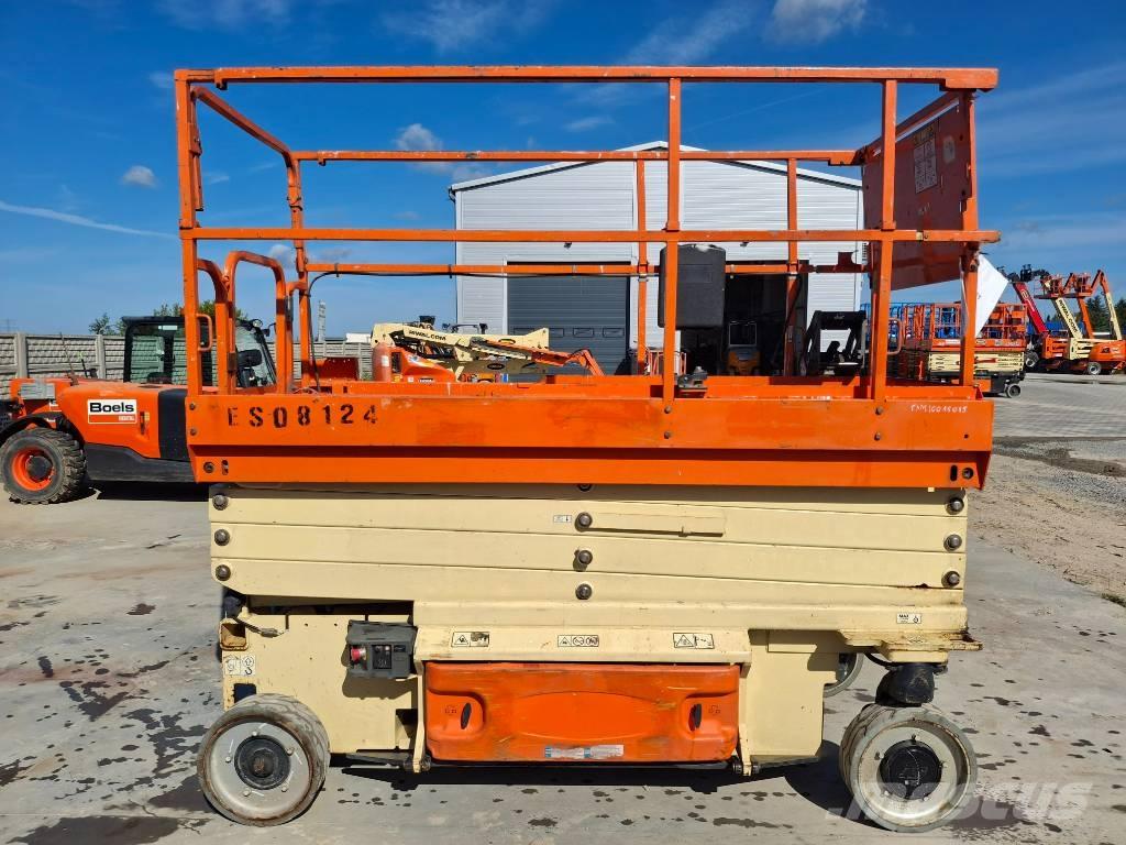 JLG 2646ES Saksilavat