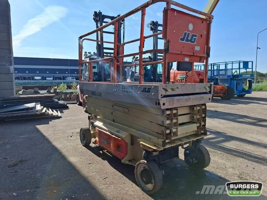 JLG 3246ES Saksilavat
