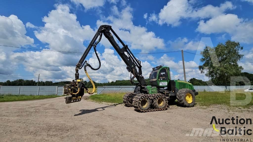 John Deere 1170 E Harvesterit