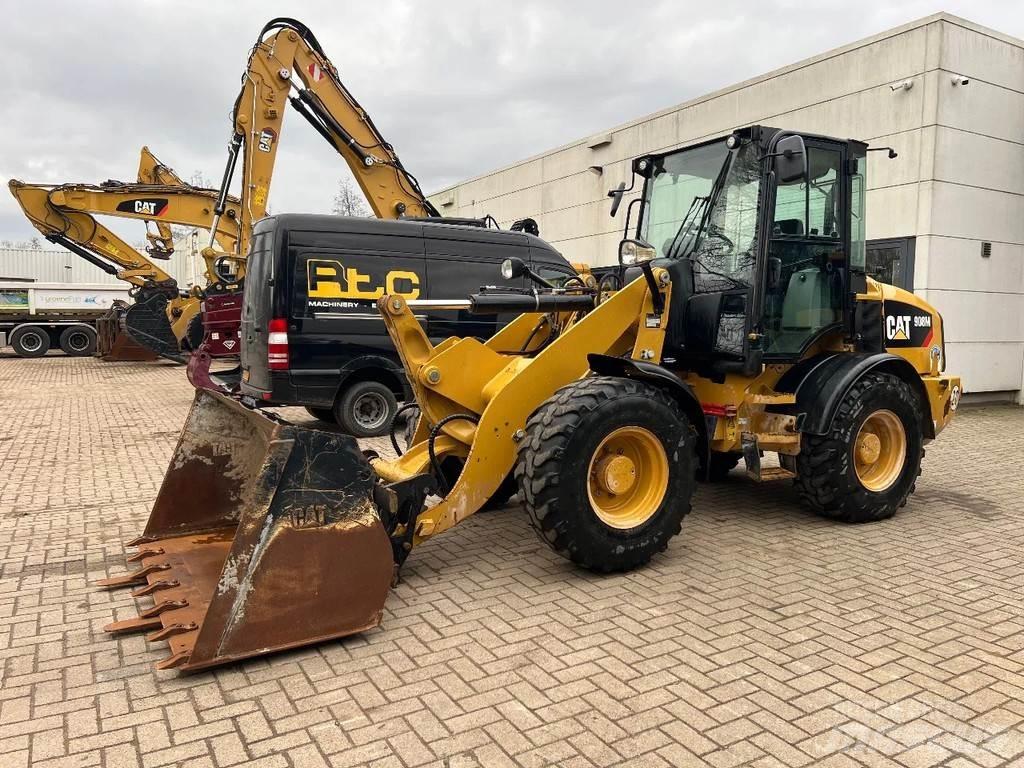 CAT 908M Pyöräkuormaajat