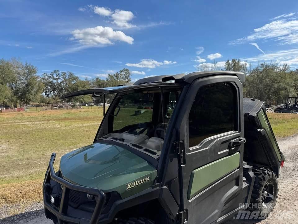 John Deere XUV835R Taajamakoneet