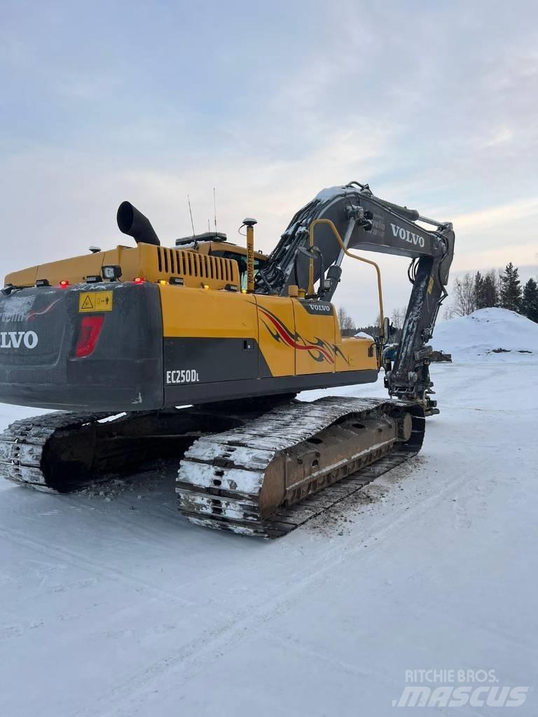 Volvo EC 250 D L Telakaivukoneet