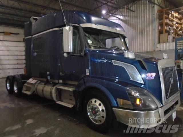 Volvo VNL Vetopöytäautot