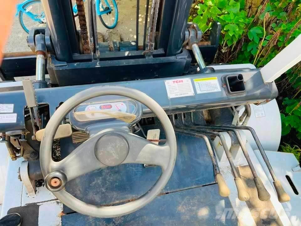 TCM FD100Z8 Dieseltrukit