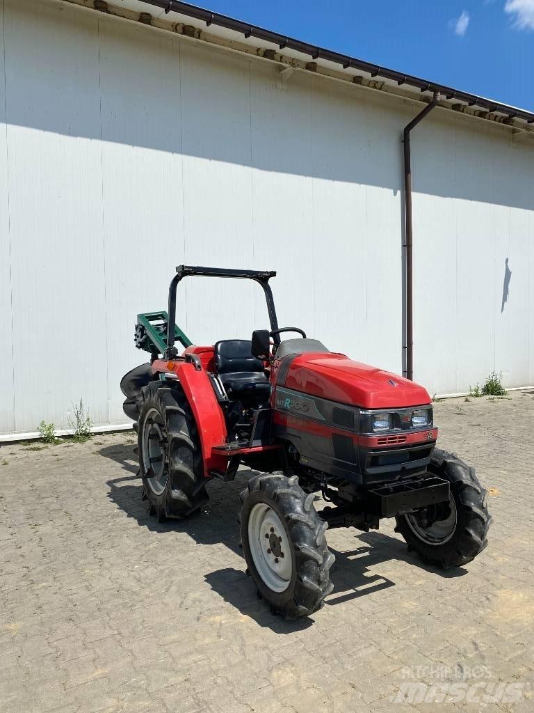 Mitsubishi MTR300 Taajamatraktorit