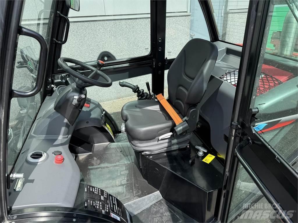 Manitou MC25-4 Maastotrukit