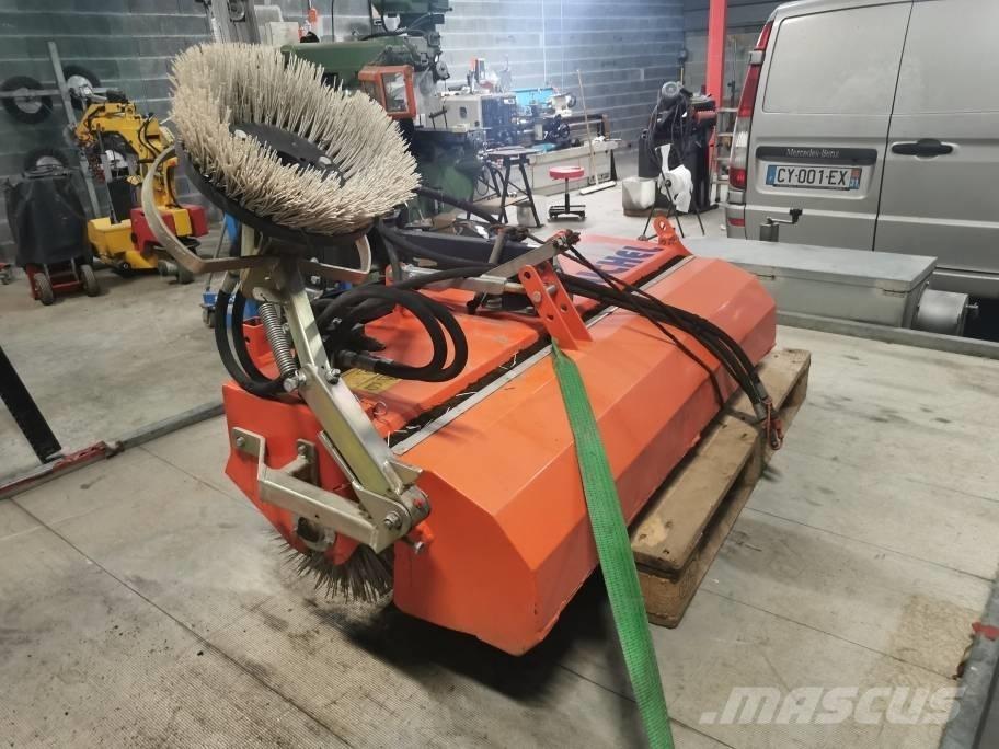 Tuchel Simplex 135HD Lakaisukoneet