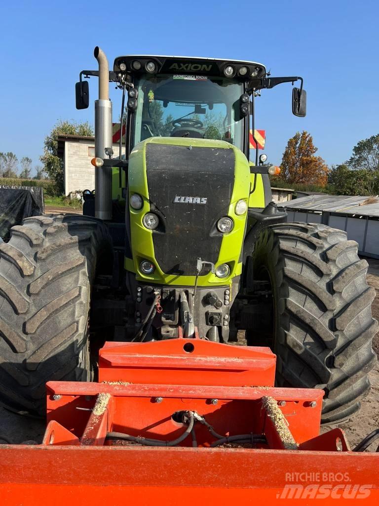 CLAAS Axion 930 Traktorit