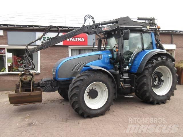 Valtra T202D Traktorit