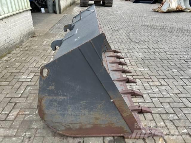 Volvo Shovel bak Kauhat
