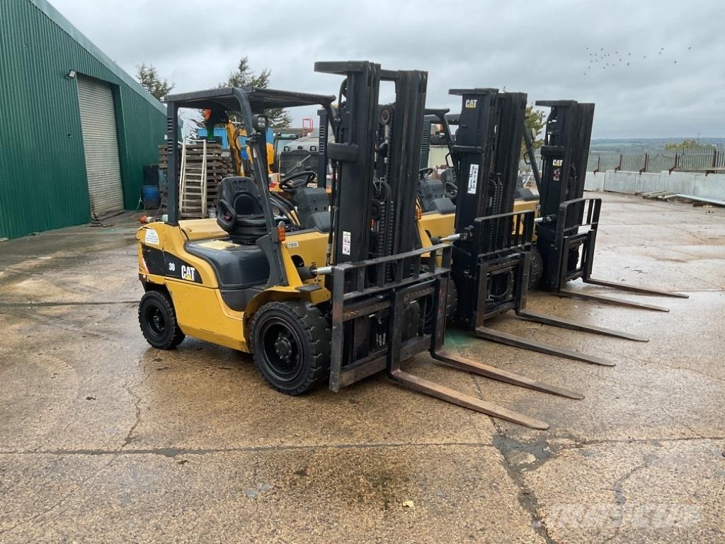 CAT DP30NT Dieseltrukit