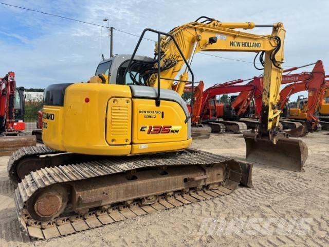 New Holland E 135 SR Telakaivukoneet
