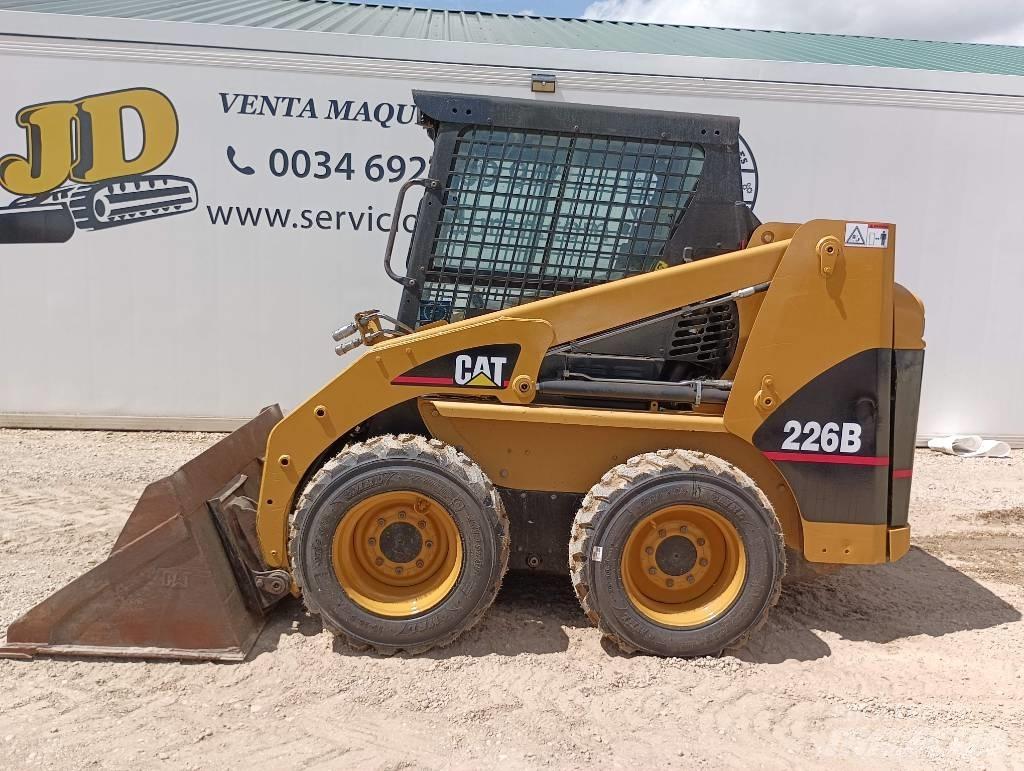 CAT 226 B Liukuohjatut kuormaajat