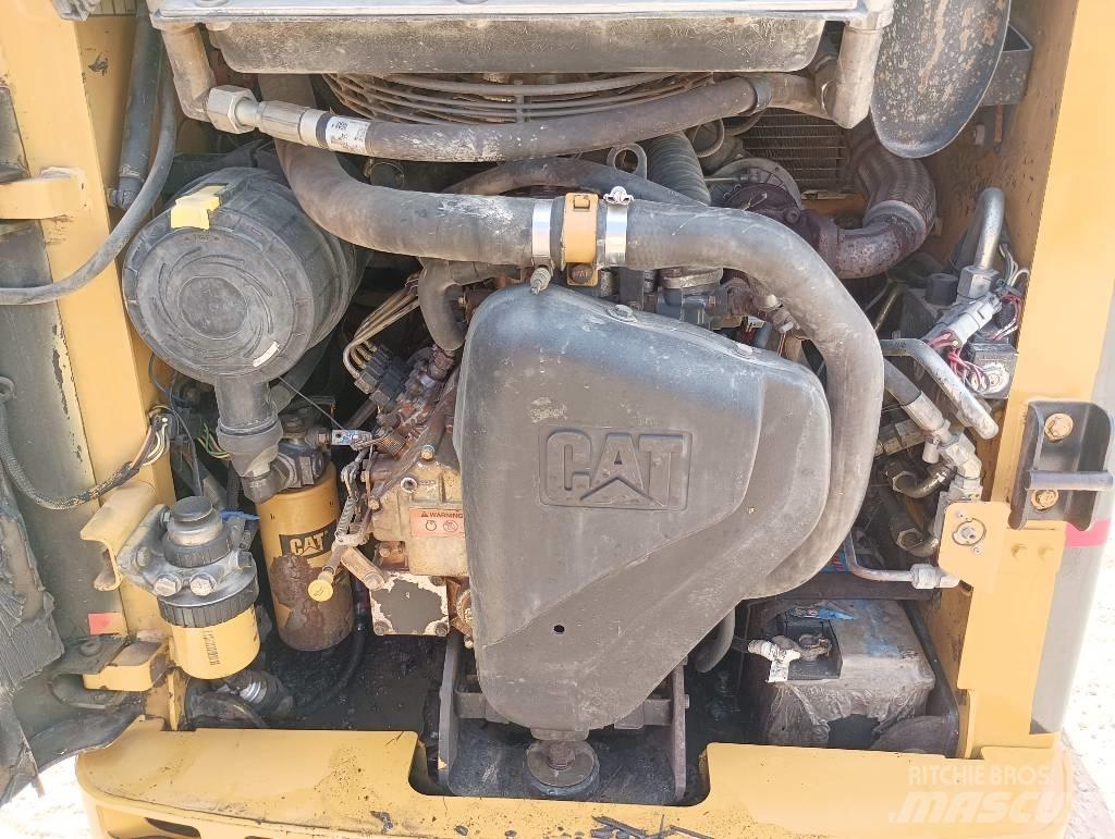 CAT 226 B Liukuohjatut kuormaajat