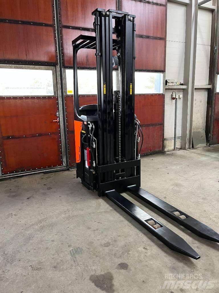 Rocla SST12AC Ajettavat pinoamisvaunut