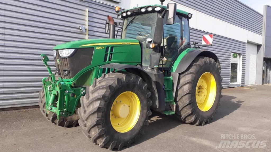 John Deere 6250 R Traktorit