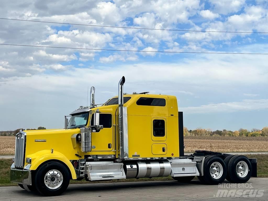 Kenworth W 900 Vetopöytäautot